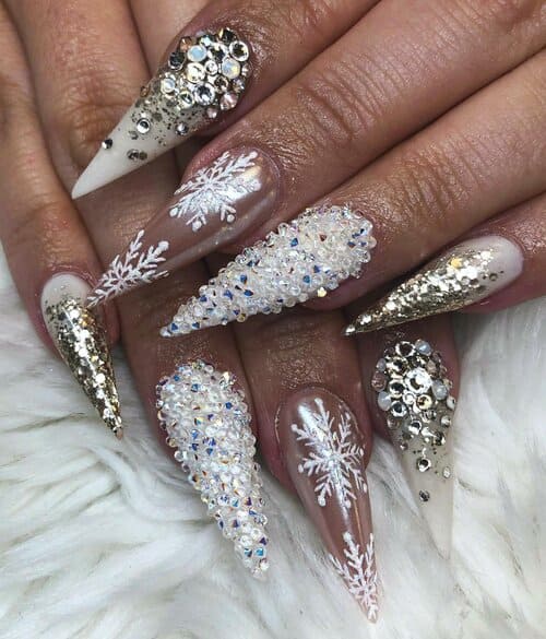 ongles d'hiver gris paillettes