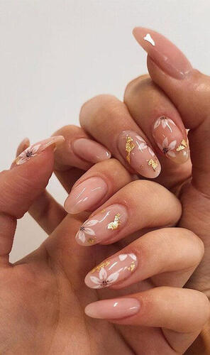 ongles de mariage avec fleurs