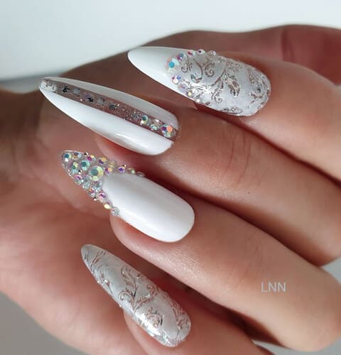 ongles de mariage strass