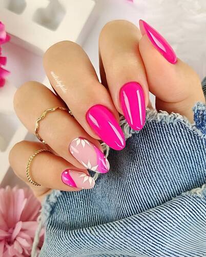 ongles rose vif barbie