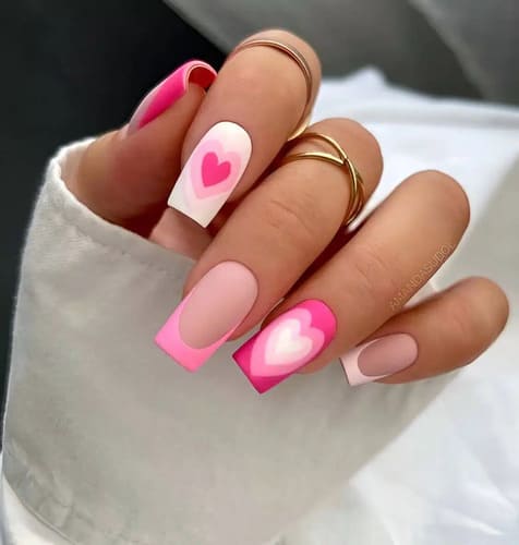 ongles roses barbie