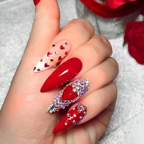 ongles saint valentin paillettes