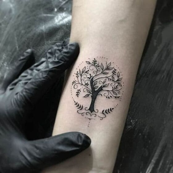 bras tatouage femme arbre