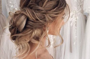 coiffure de mariage avec chignon tressé