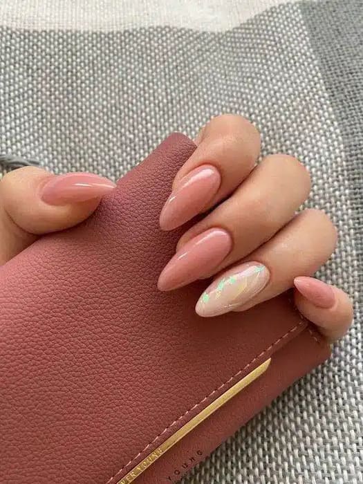 accent nail