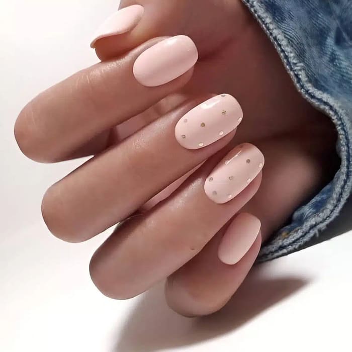 nude minimaliste