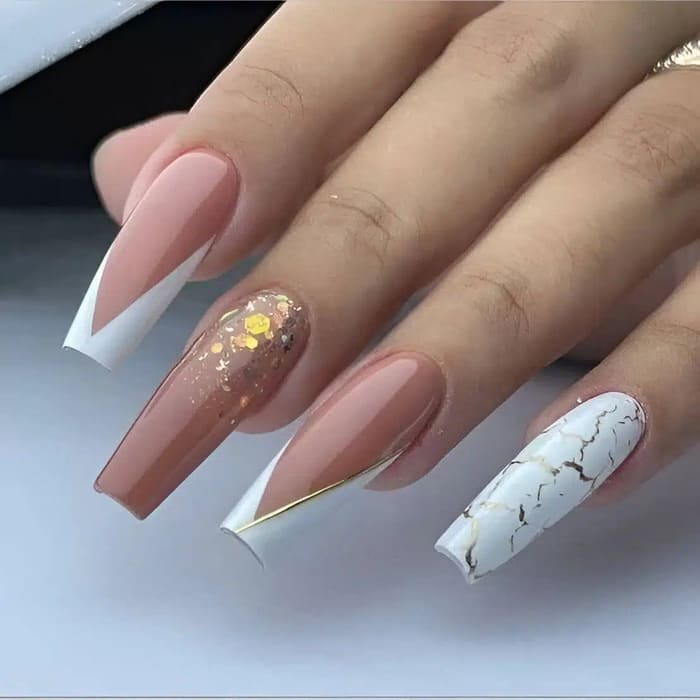 ongles nude accent nail