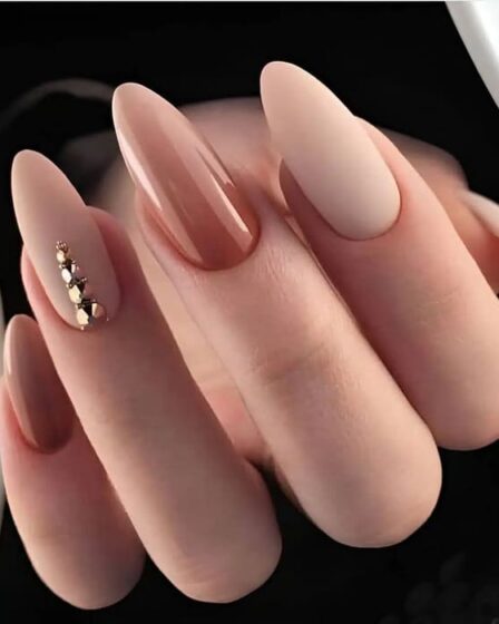 ongles nude accent nail