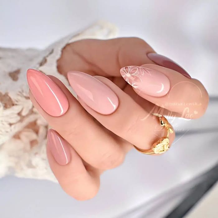 
accent nail