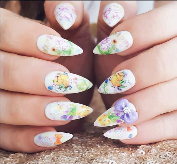 ongles de Pâques avec poussin