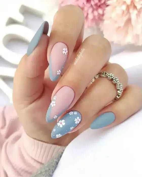 ongles mars fleurs