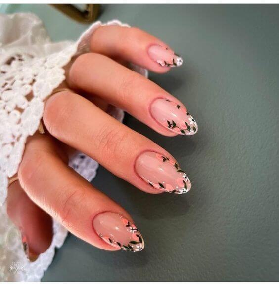 ongles d'été motif végétal