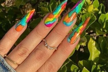 ongles arc-en-ciel