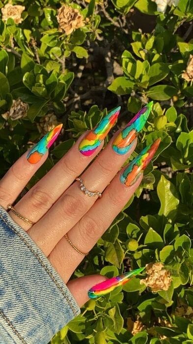 ongles arc-en-ciel