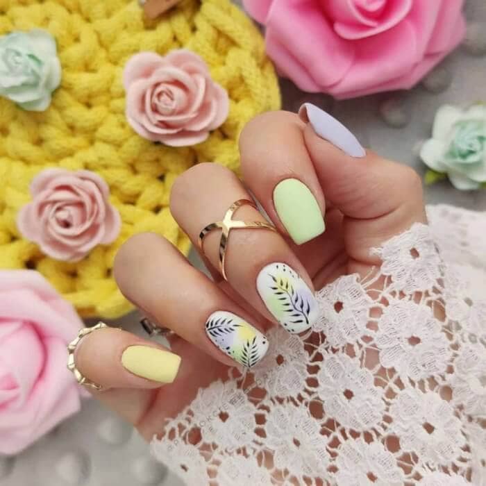 ongles jaunes pastel tendance été