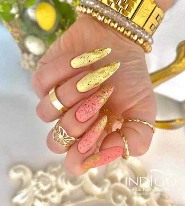 ongles jaunes paillettes tendance été