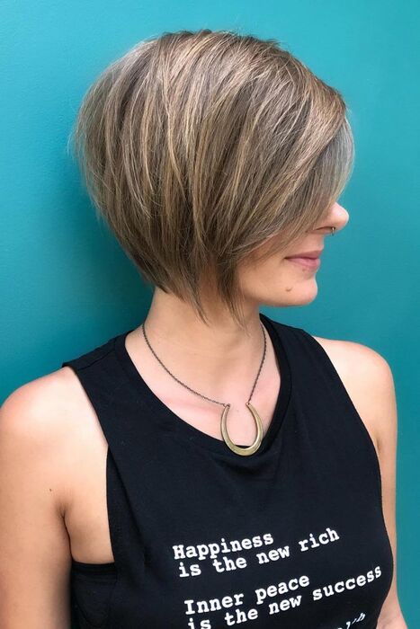 coupe de cheveux courts femme