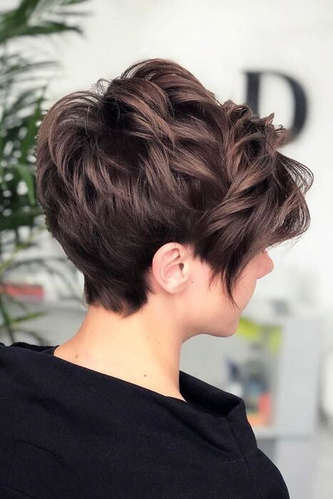 coupe de cheveux courts femme