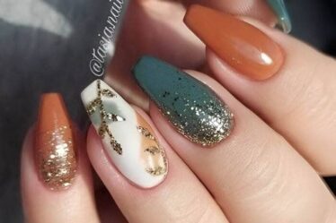 ongles automne avec feuilles