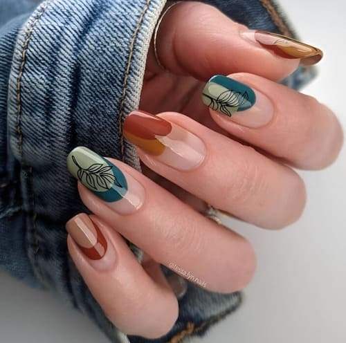 ongles automne avec feuilles