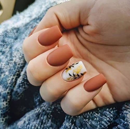 ongles automne avec feuilles