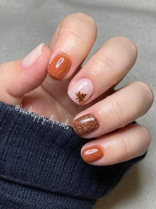 ongles automne avec feuilles