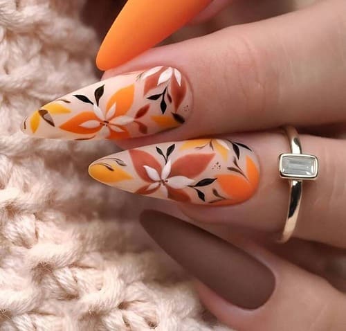 ongles automne avec feuilles