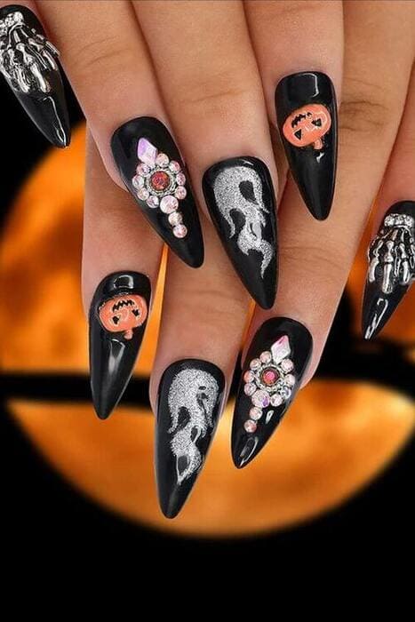 ongles en amande Halloween