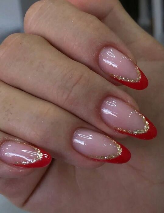 ongles de noel chic rouge