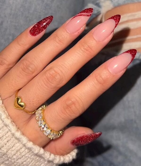 ongles de noel chic rouge