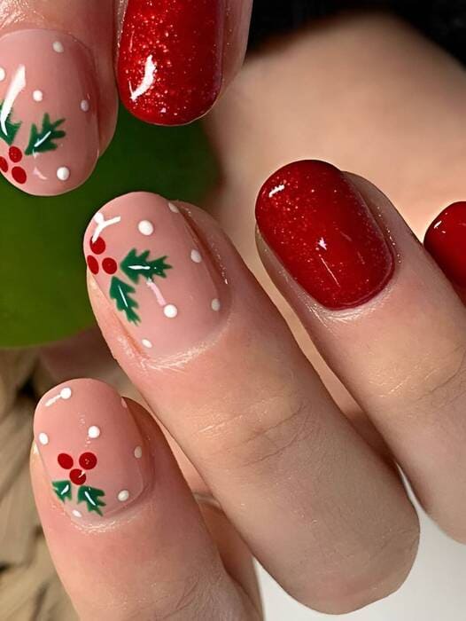 ongles de Noël chic rouge