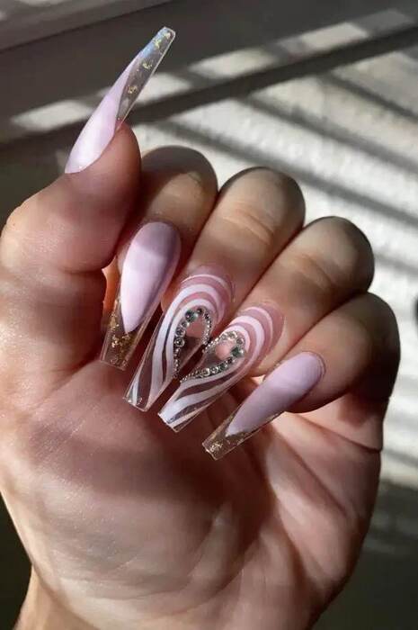 ongles St-Valentin coeurs