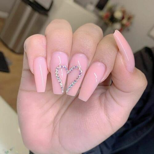 ongles St-Valentin rose