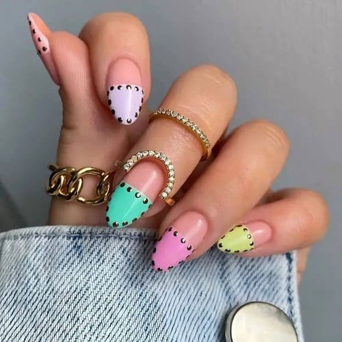 ongles de paques ovales oeufs